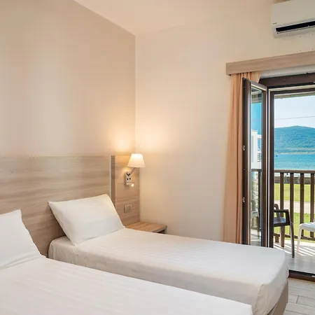 Готель Portoconte 4*
