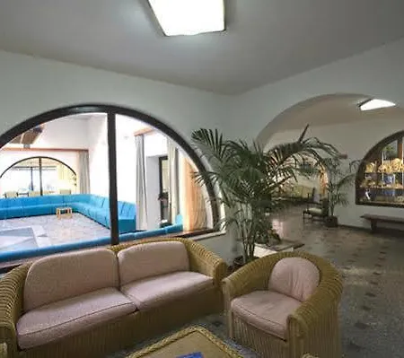 Готель Portoconte 4*